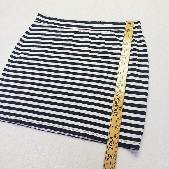 Divided, H&M Basic, Stretchy Bodycon Striped Mini Skirt, Large, Black & White - Picture 11 of 12